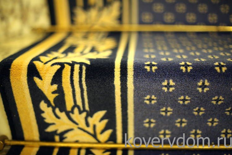 Ковровая дорожка CLASSIC в офис с укладкой на лестницу Ковровая дорожка CLASSIC в офис с укладкой на лестницу